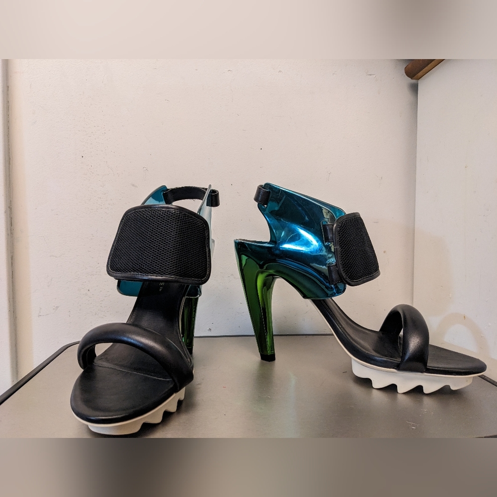 United nude, size 41 - 10 black/white/iridescent blue/green